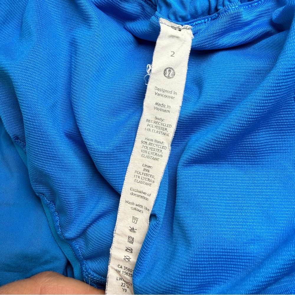 Lululemon Hot Hotty Shorts Size 2, Inseam 4”, Blue Yellow Multi, Lot of 3 - Picture 4 of 14
